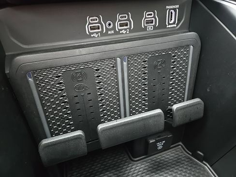 Used 2025 RAM 1500 Laramie w/ Night Edition AWD/4WD image 77