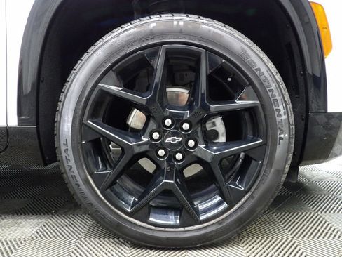 Used 2025 Chevrolet Traverse RS w/ LPO, Floor Liner Package AWD/4WD image 9