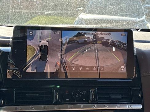 New 2026 Nissan Pathfinder Platinum AWD/4WD image 25