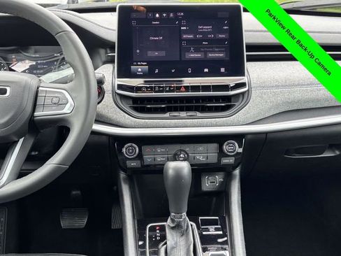 Used 2024 Jeep Compass Latitude image 27