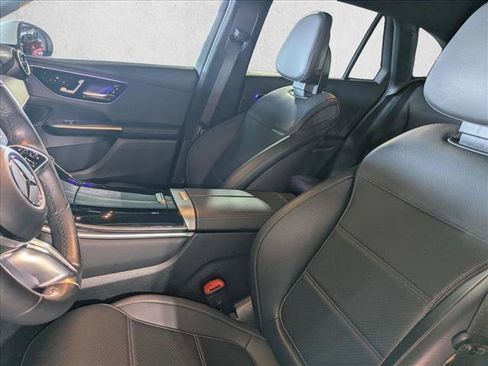 Used 2024 Mercedes-Benz GLC 300 image 19