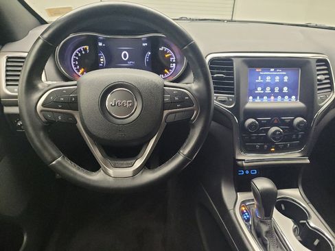 Used 2018 Jeep Grand Cherokee Laredo AWD/4WD image 22