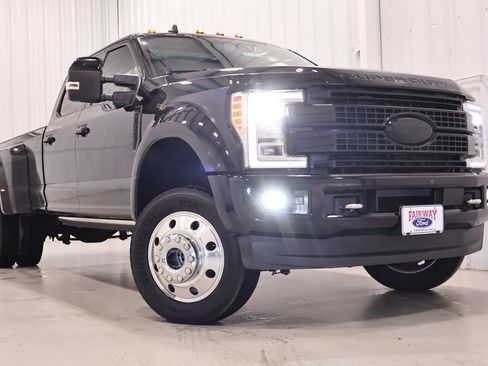 Certified 2019 Ford F450 Platinum w/ Platinum Ultimate Package AWD/4WD image 51
