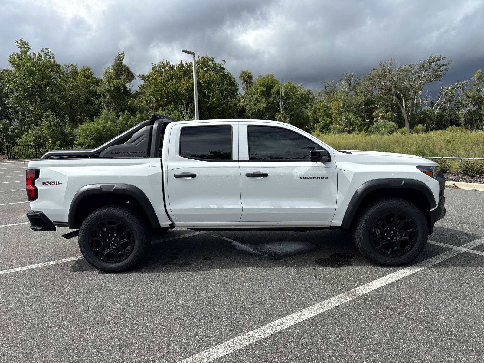 New 2026 Chevrolet Colorado Trail Boss w/ Midnight Edition AWD/4WD image 2