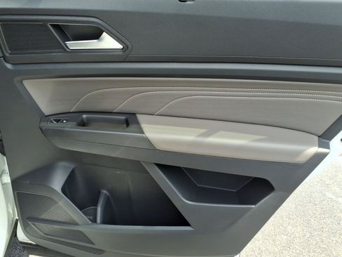 Certified 2022 Volkswagen Atlas SE FWD image 11