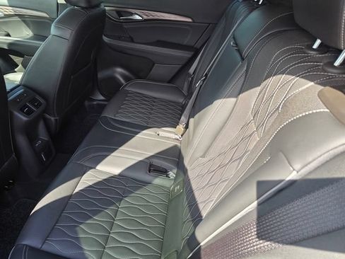 Used 2023 Buick Envision Avenir FWD image 11