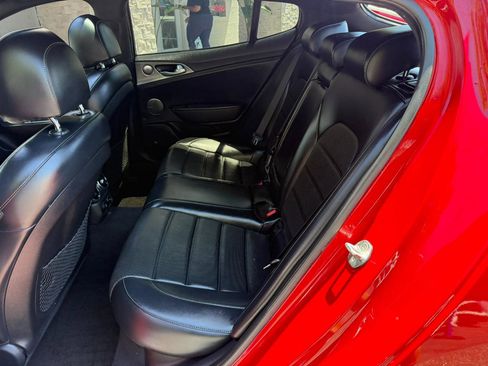 Used 2018 Kia Stinger GT2 image 43