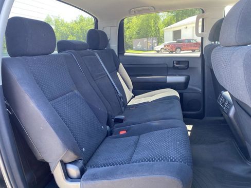 Used 2011 Toyota Tundra 4x4 CrewMax w/ SR5 Pkg image 24