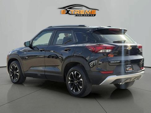 Used 2022 Chevrolet TrailBlazer LT w/ Convenience Package FWD image 4