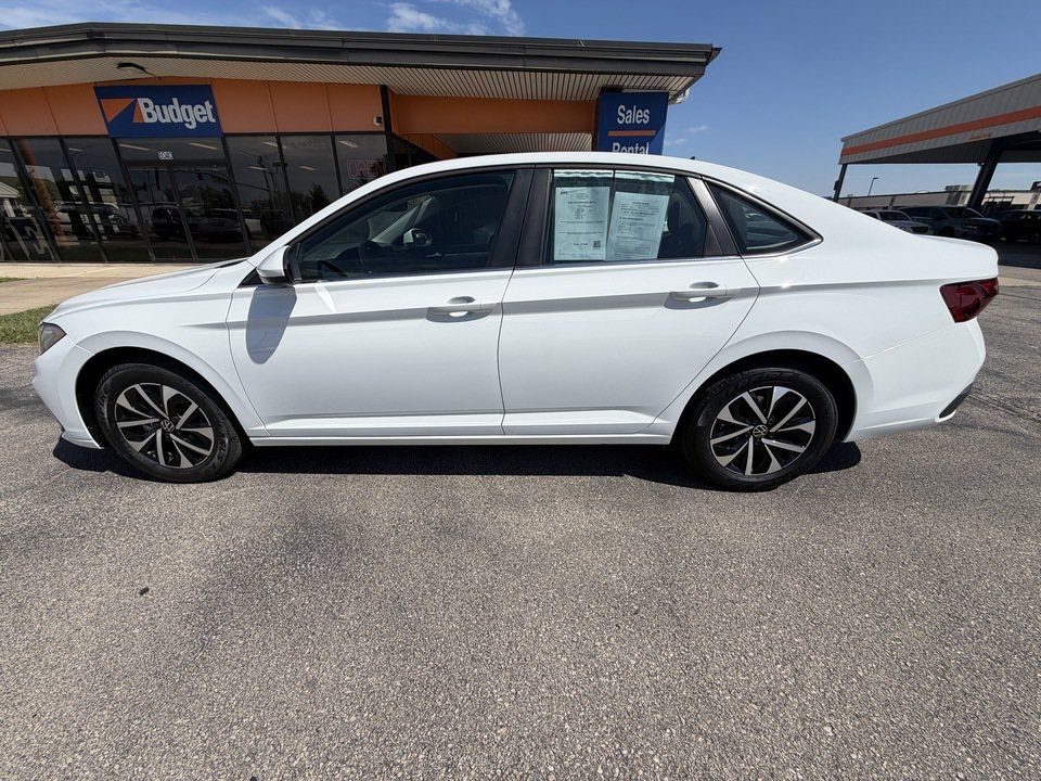 Used 2025 Volkswagen Jetta S FWD image 2