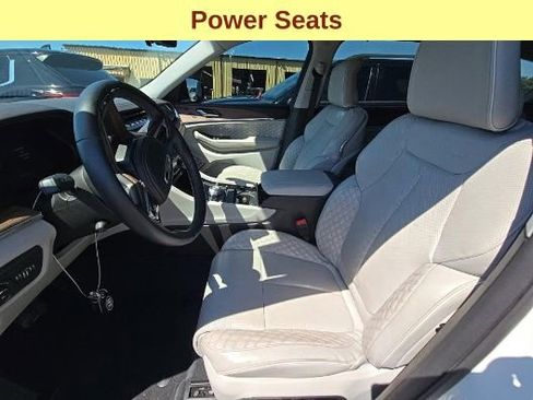 Used 2023 Jeep Grand Cherokee L Summit w/ Advanced Protech Group IV AWD/4WD image 10