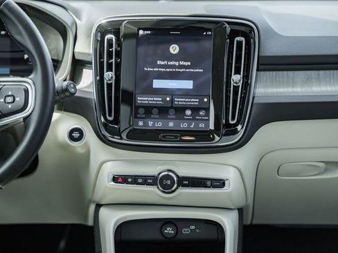 Used 2023 Volvo XC40 B5 Plus w/ Protection Package Premier AWD/4WD image 22