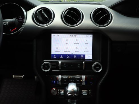 Used 2020 Ford Mustang Premium RWD image 31