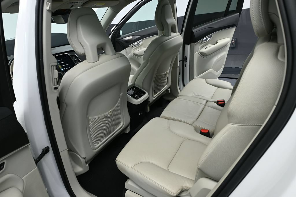 Used 2020 Volvo XC90 T5 Momentum AWD/4WD image 29