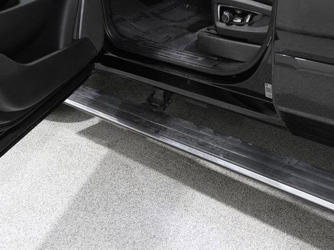 Used 2020 Cadillac Escalade ESV Platinum w/ Escalade Sport Edition image 4