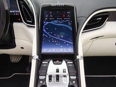 Used 2024 Ferrari Roma Spider image 49