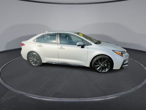 Used 2025 Toyota Corolla SE image 18