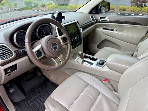 Used 2011 Jeep Grand Cherokee Laredo AWD/4WD image 8