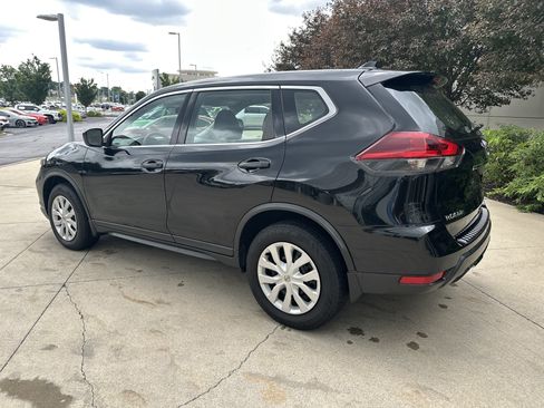 Used 2018 Nissan Rogue S AWD/4WD image 7