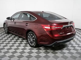 Used 2017 Toyota Avalon XLE video 3