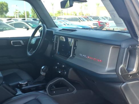 Certified 2024 Ford Bronco Outer Banks w/ Sasquatch Package AWD/4WD image 10