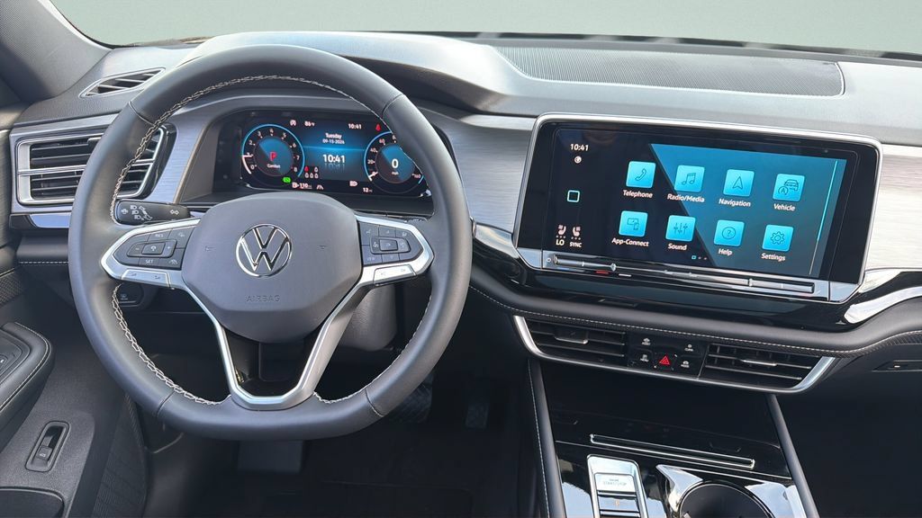 New 2026 Volkswagen Atlas Cross Sport SE FWD image 17