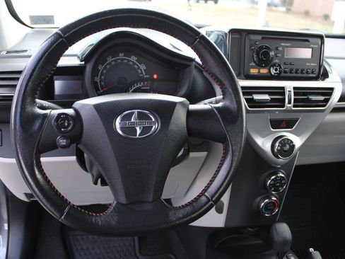 Used 2013 Scion iQ image 11