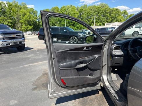 Used 2018 Kia Sorento L FWD image 22
