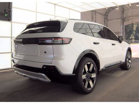 Used 2025 Honda Prologue Elite image 2