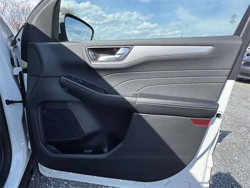 Used 2023 Ford Escape Platinum w/ Premium Technology Package image 16