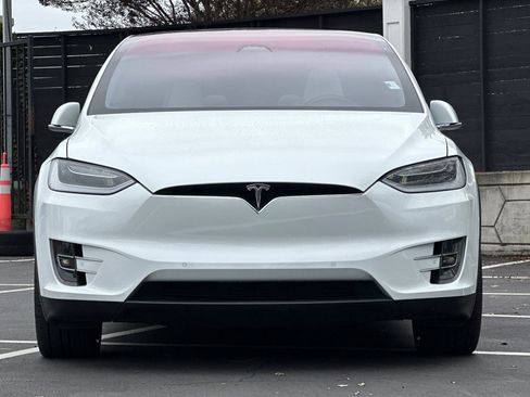 Used 2018 Tesla Model X 100D image 5