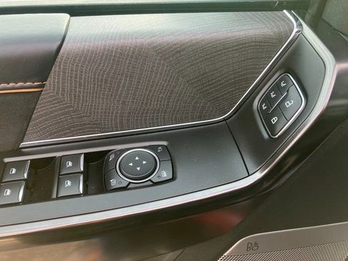 Used 2021 Ford F150 Platinum w/ FX4 Off-Road Package image 19