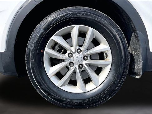 Used 2016 Kia Sorento AWD w/ LX Convenience Package image 9