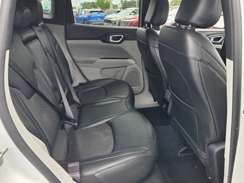 Used 2024 Jeep Compass Latitude AWD/4WD image 17