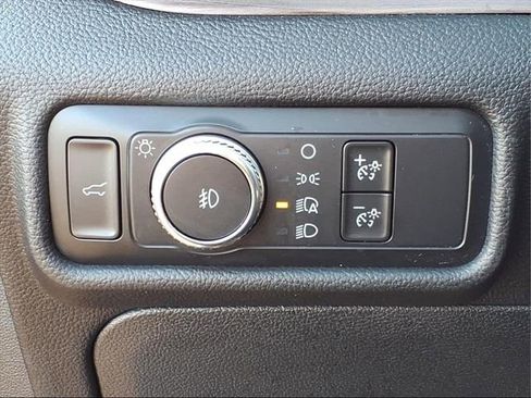 Used 2020 Ford Explorer Limited image 17