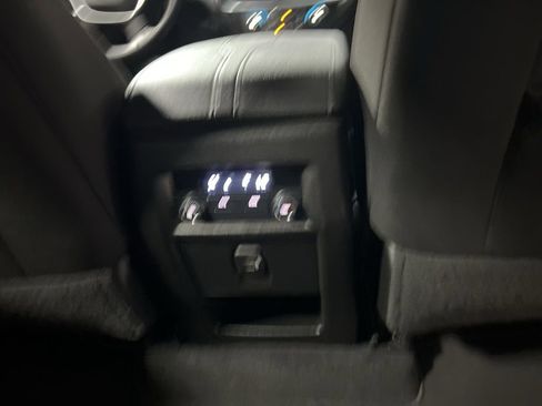 Used 2023 Chevrolet Traverse LT image 15