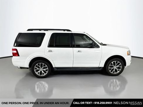 Used 2016 Ford Expedition XLT w/ Equipment Group 201A RWD image 4