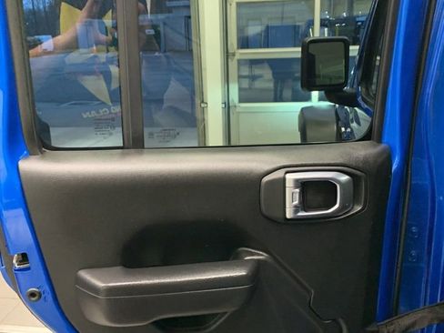 Used 2022 Jeep Wrangler Unlimited Sport image 12