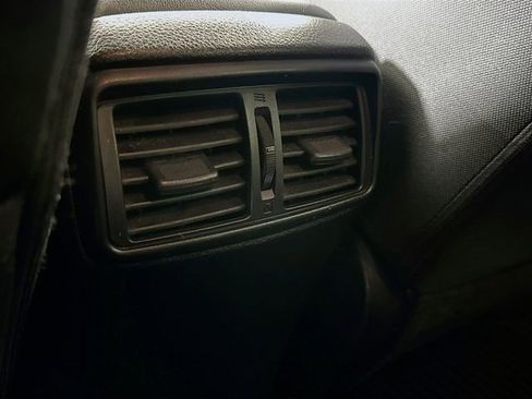 Used 2018 Nissan Rogue SV w/ Premium Package image 25