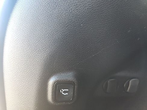Used 2021 Jeep Cherokee Trailhawk w/ Technology Group AWD/4WD image 14