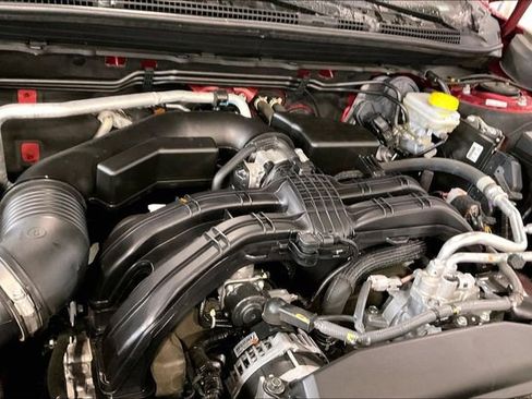 Used 2024 Subaru Outback Premium image 31