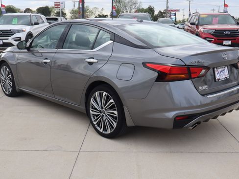 Used 2023 Nissan Altima 2.5 SL FWD image 7