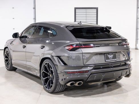 Used 2023 Lamborghini Urus Performante image 7