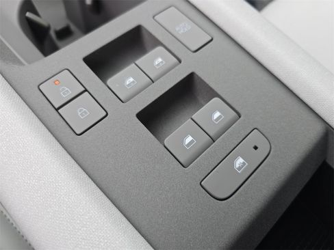 New 2025 Hyundai Ioniq 6 Limited image 29