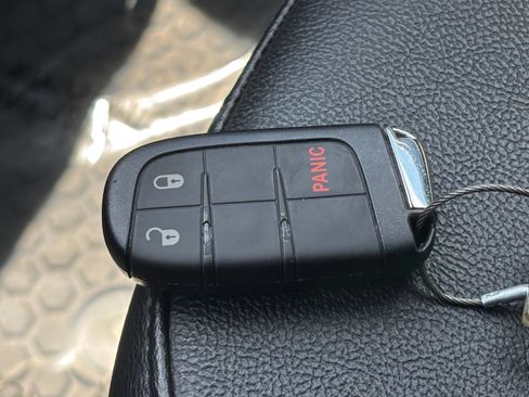 Used 2025 Jeep Compass Trailhawk AWD/4WD image 21