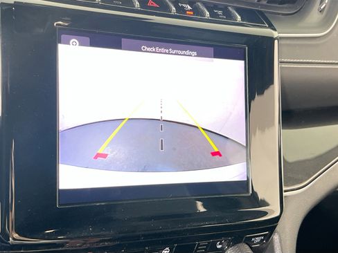 Used 2022 Jeep Grand Cherokee L Laredo image 13