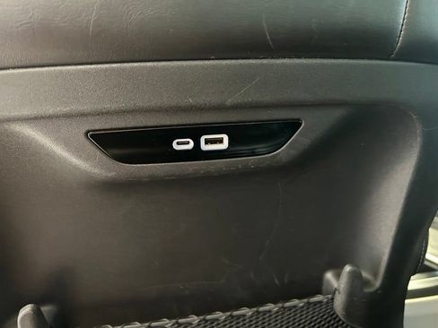 Used 2024 Chrysler Pacifica Touring-L FWD image 34