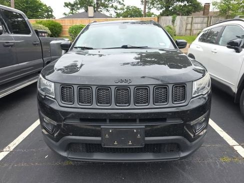 Used 2021 Jeep Compass Latitude FWD image 2