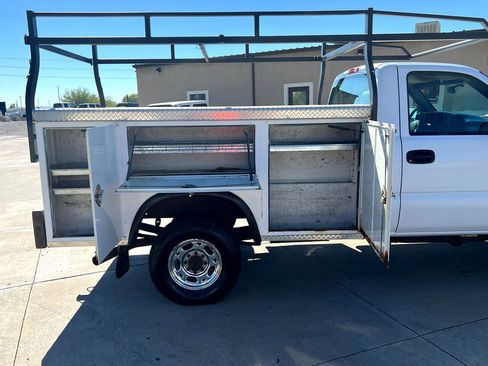 Used 2004 Chevrolet Silverado 2500 4x4 Regular Cab image 14
