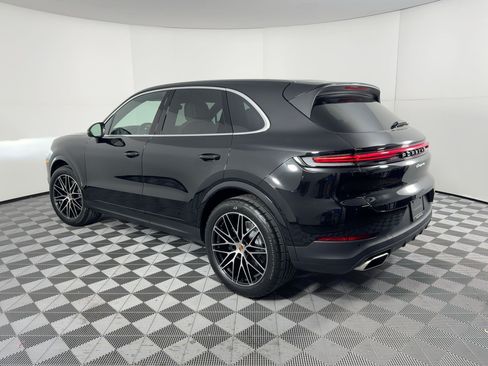 Certified 2026 Porsche Cayenne AWD/4WD image 3